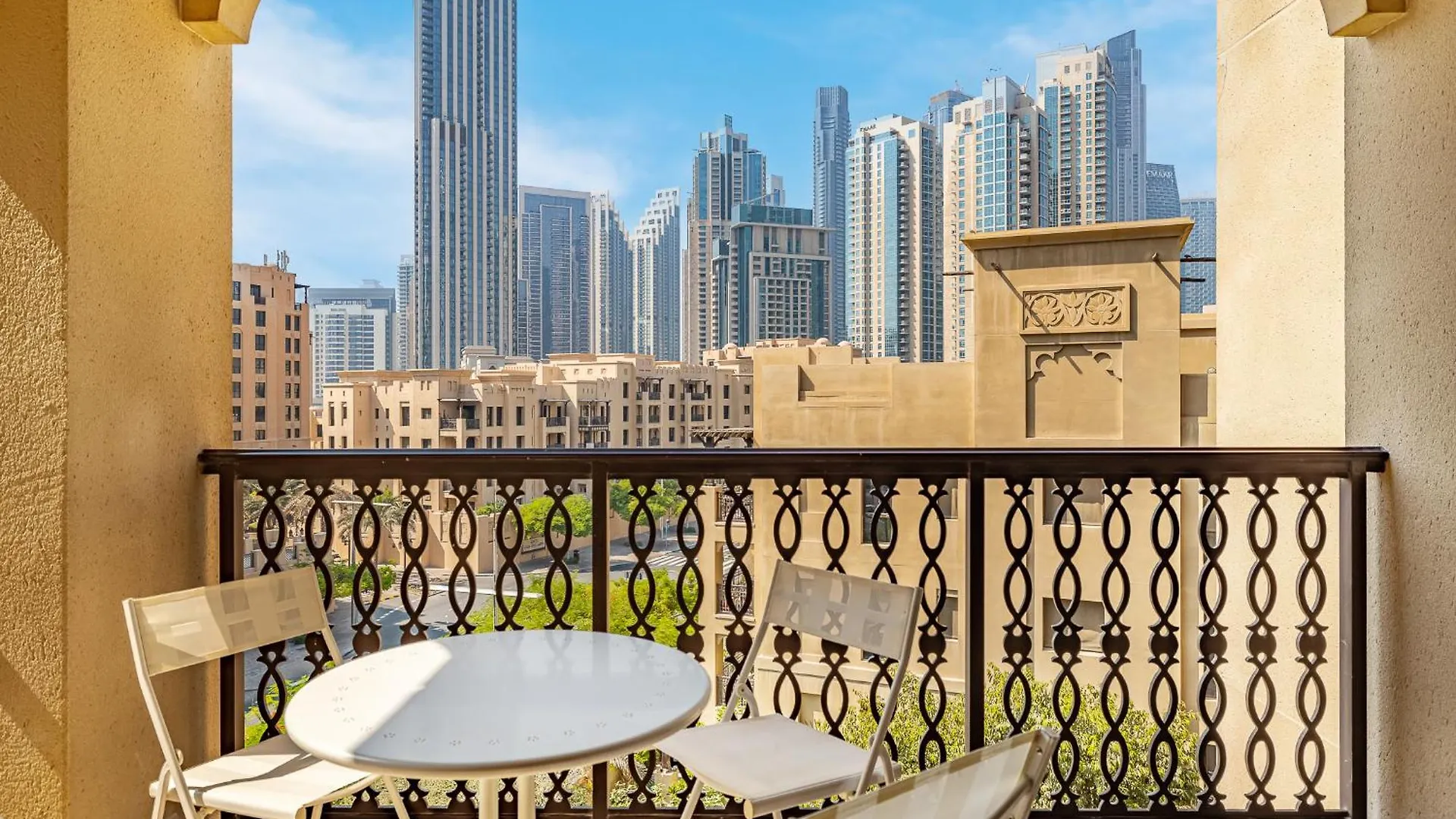 Apartment Traditional Home With Full Burj View In The Old Town Dubai