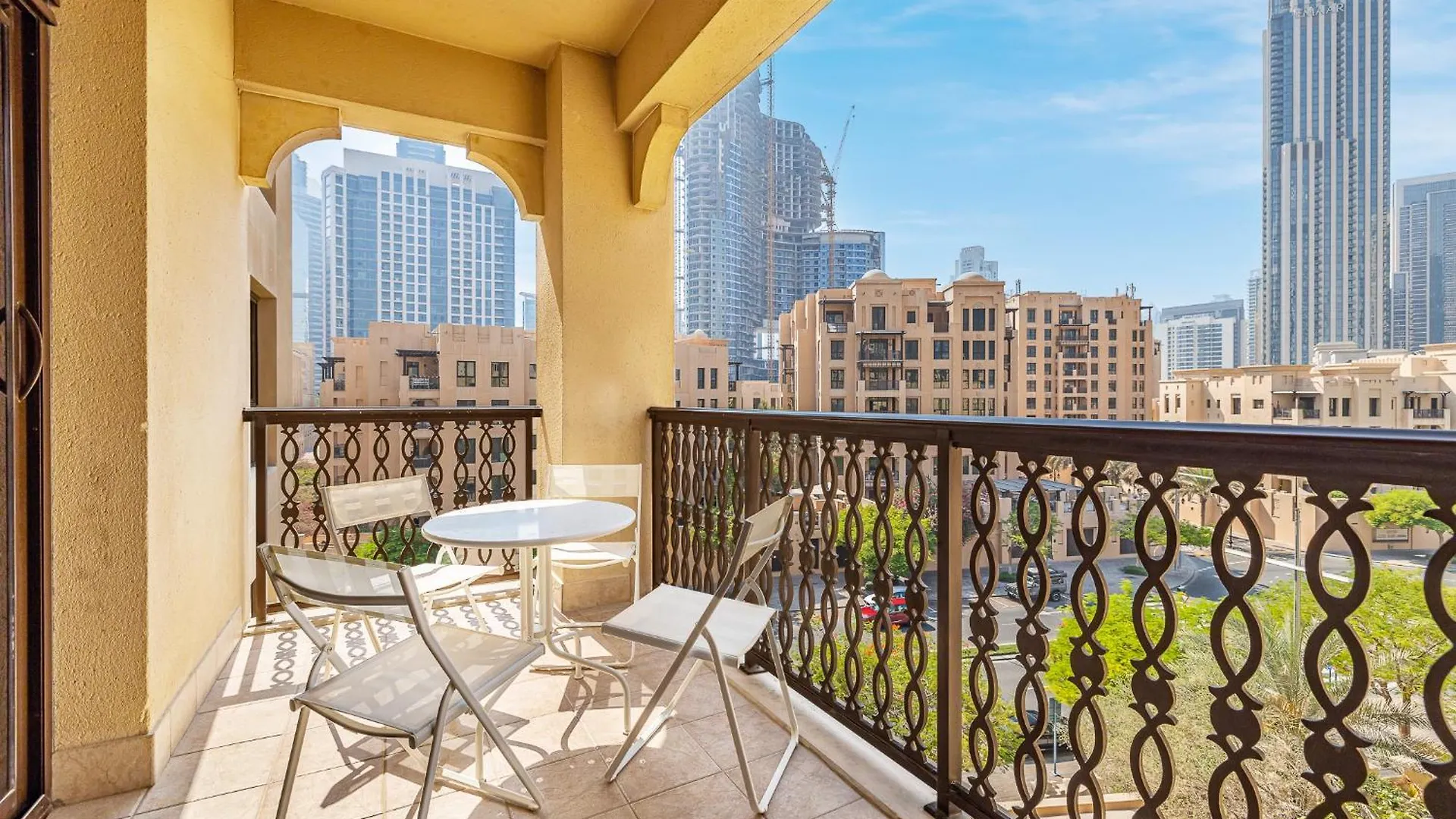 Traditional Home With Full Burj View In The Old Town Dubai