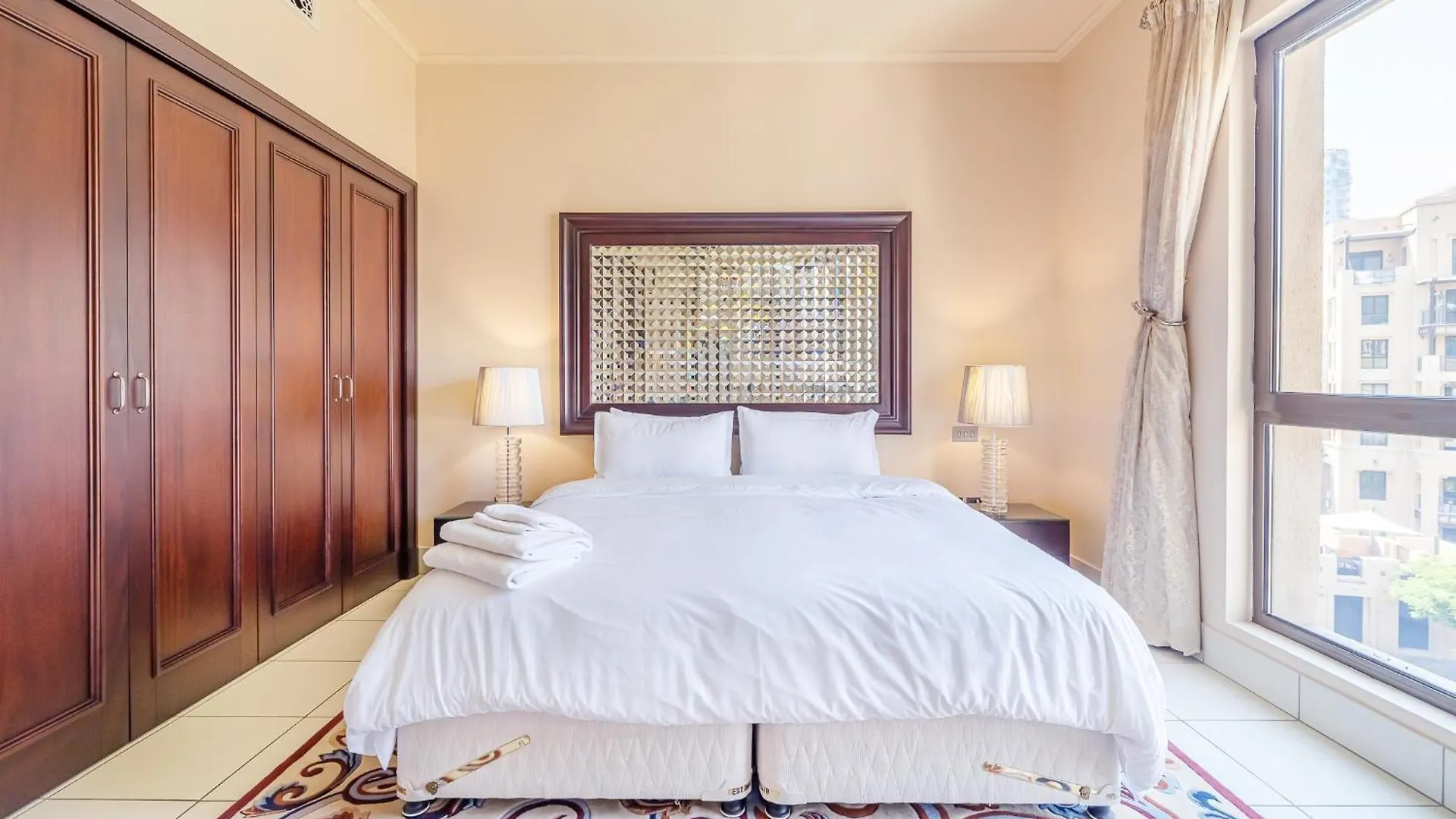 Traditional Home With Full Burj View In The Old Town Dubai
