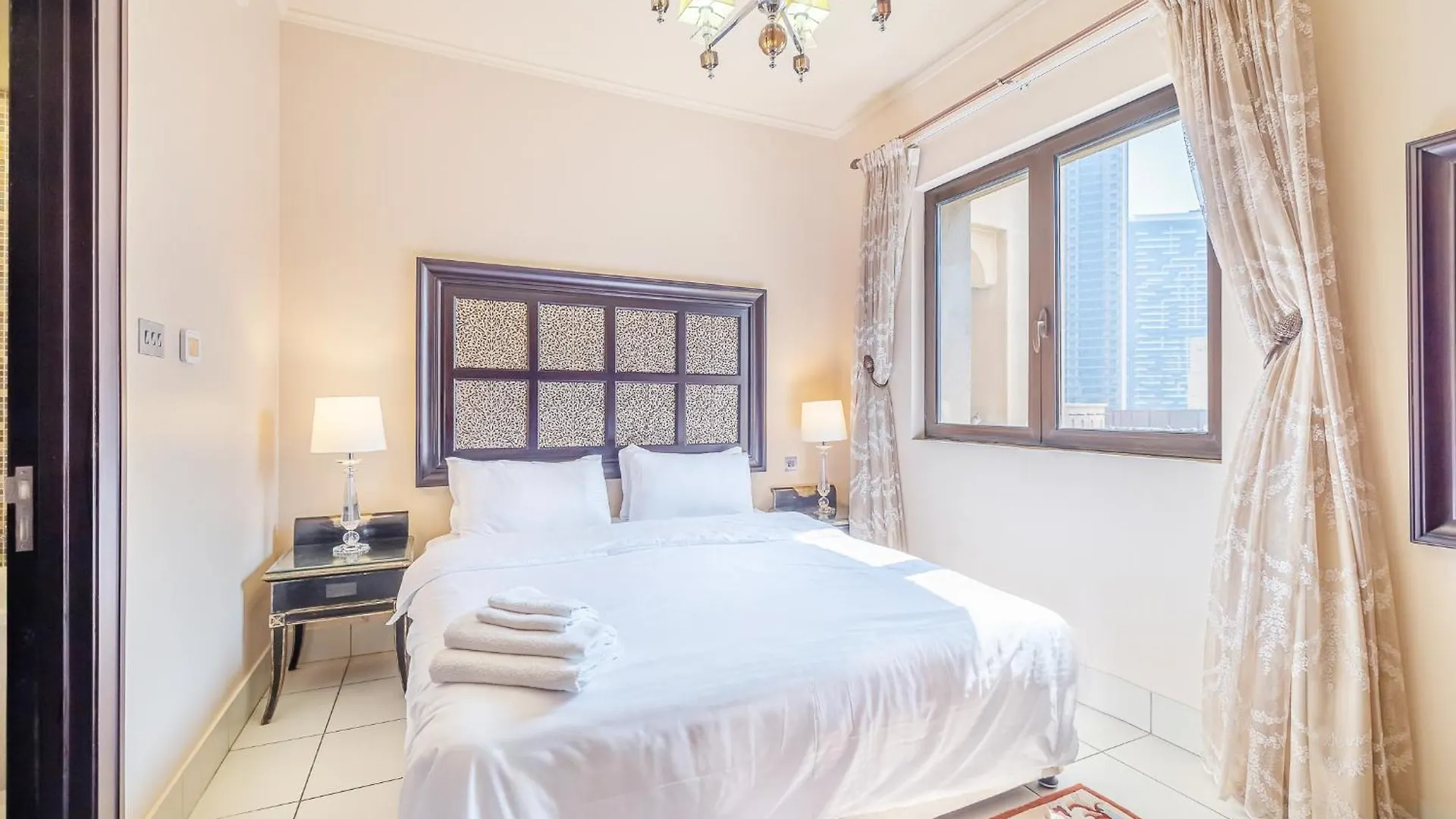 Traditional Home With Full Burj View In The Old Town Dubai Apartment